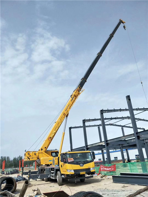 中山市超高层建筑钢结构吊装案例